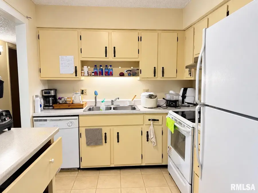 243 S Durkin Drive #21, Springfield, IL 62704 - #3