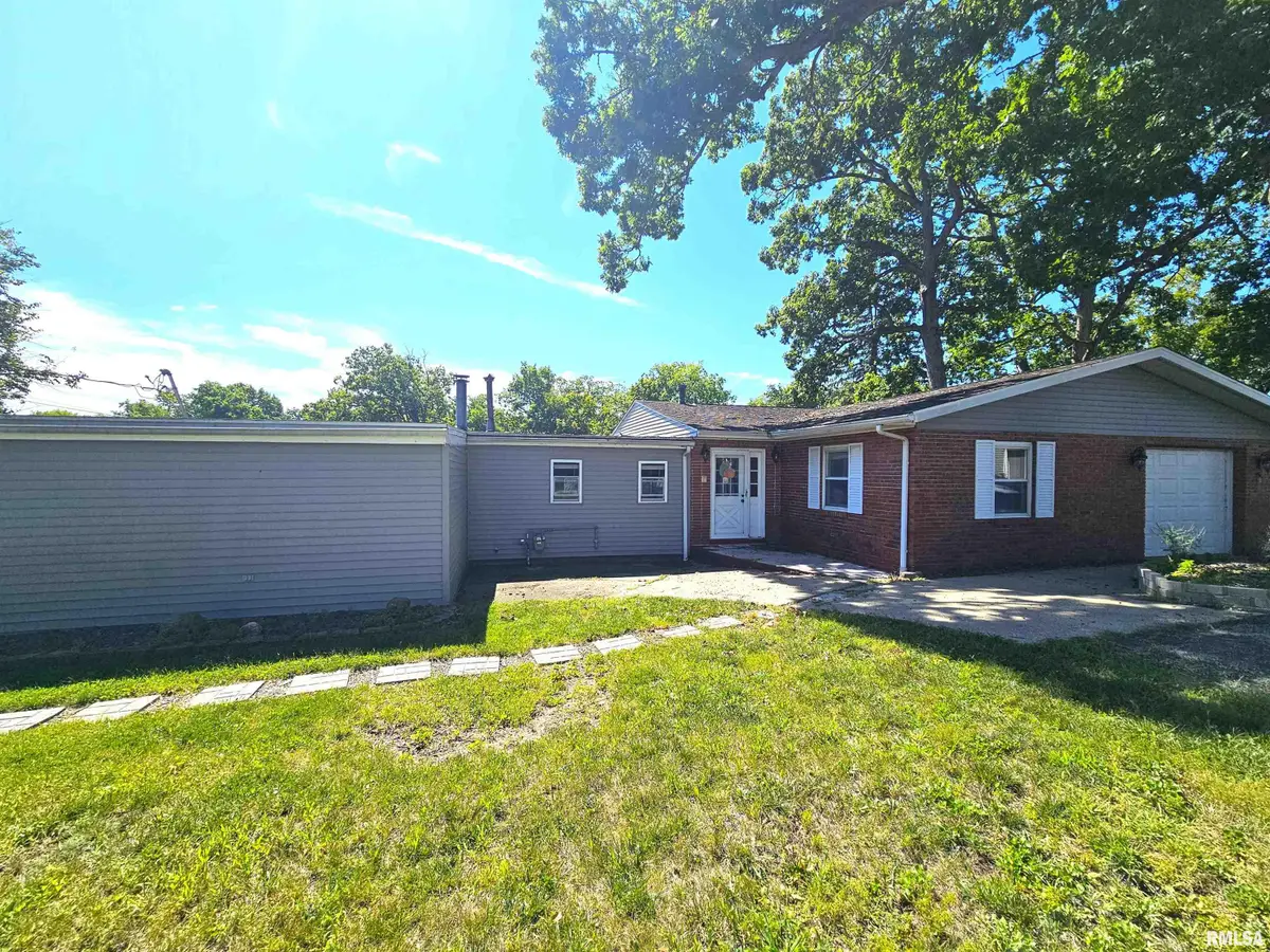327 Elm Lane, Petersburg, IL 62675 - #1