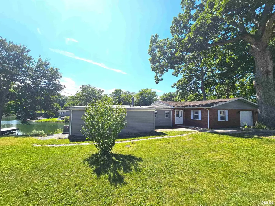 327 Elm Lane, Petersburg, IL 62675 - #2