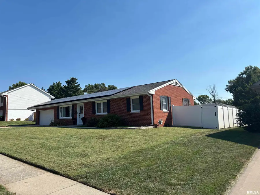 206 Massey Lane, Jacksonville, IL 62650 - #3