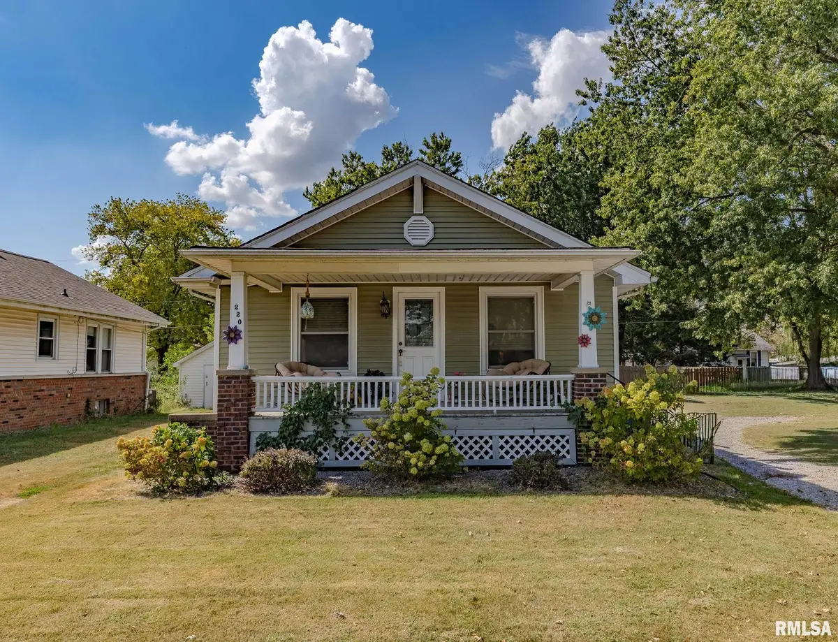 220 Minton Street, Carlinville, IL 62626 - #1