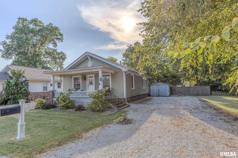 220 Minton Street, Carlinville, IL 62626 - #3