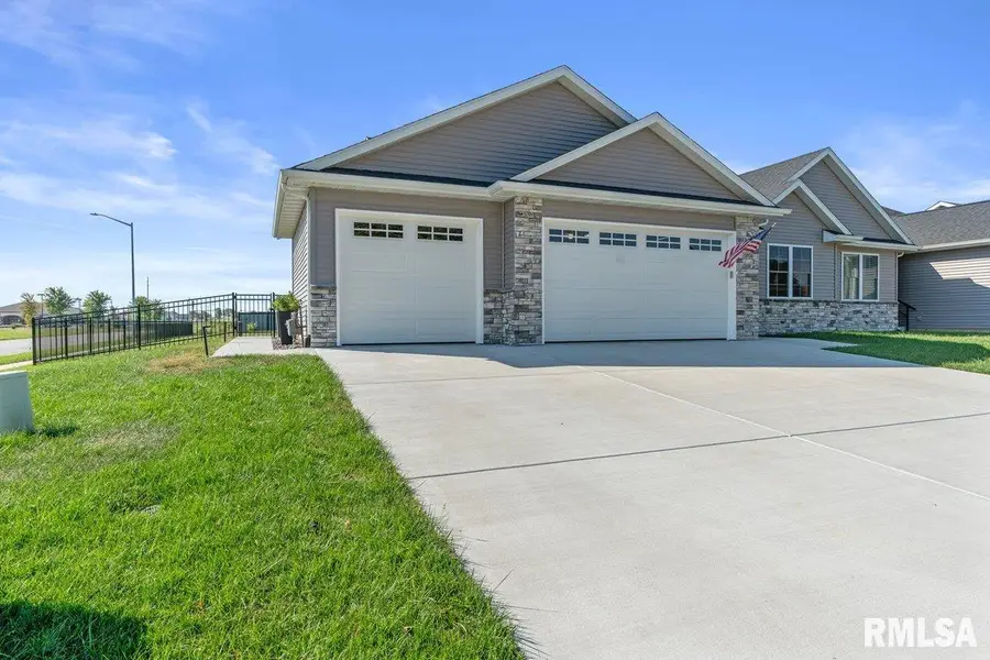 3700 Westgate Drive, Springfield, IL 62711 - #3