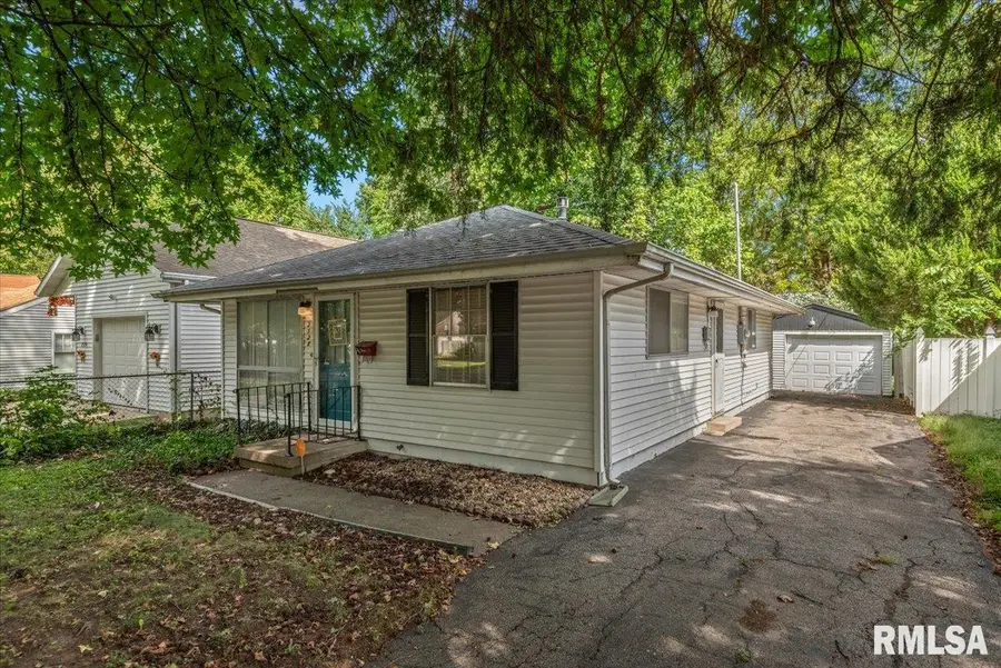 2528 Holmes Avenue, Springfield, IL 62704 - #2