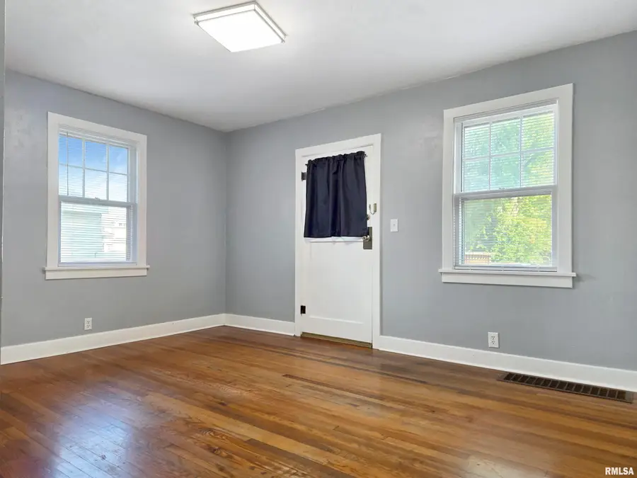3016 Linden Avenue, Springfield, IL 62702 - #2