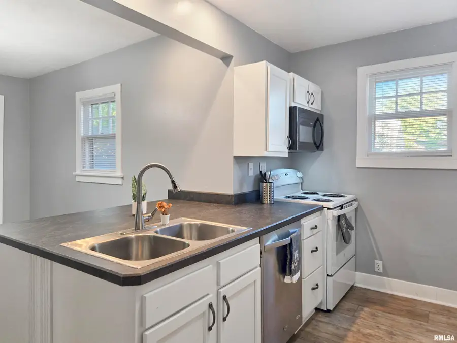 3016 Linden Avenue, Springfield, IL 62702 - #3