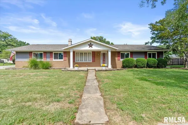 30 Powell Street, Riverton, IL 62561-0000