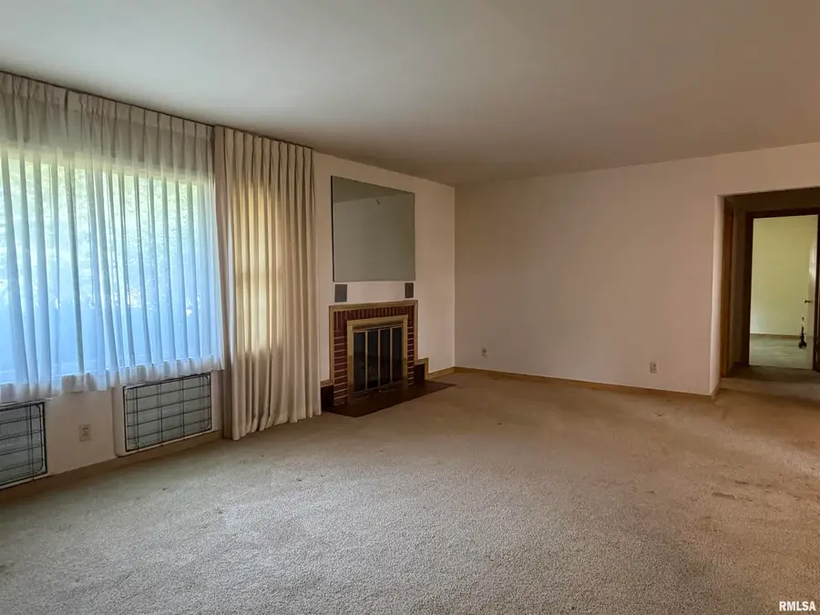 2617 Loami Road, Jacksonville, IL 62650 - #2