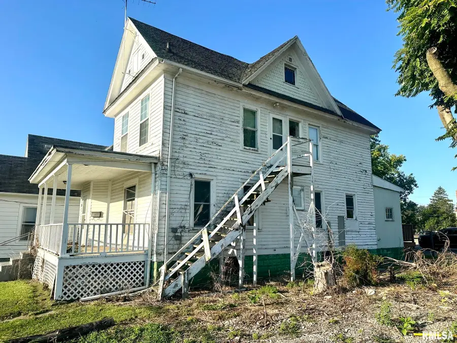 215 Hardin Avenue, Jacksonville, IL 62650 - #2