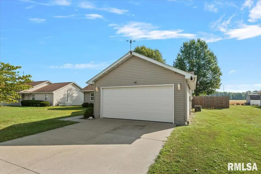 2320 White Oaks Drive, Taylorville, IL 62568 - #2
