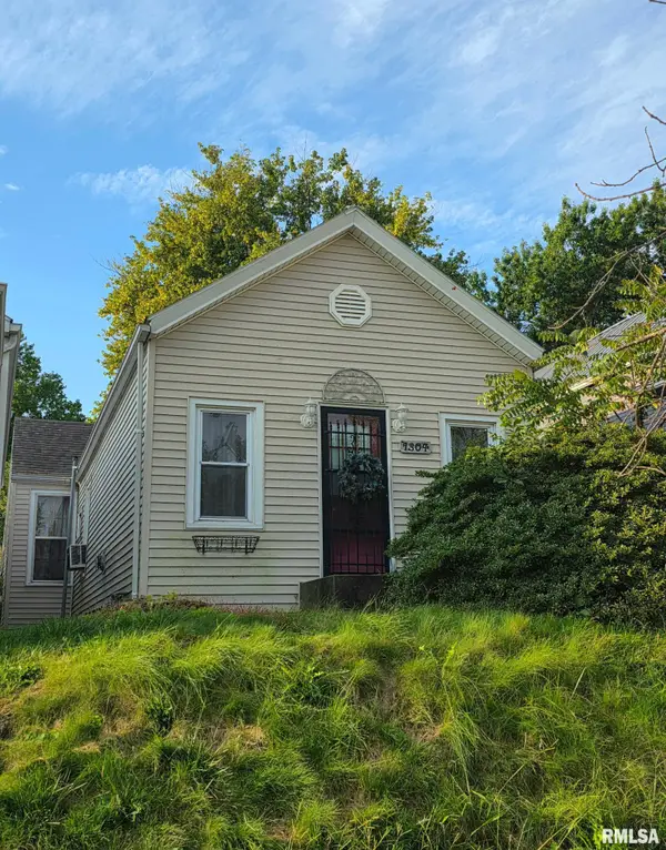 1304 Elm Street, Quincy, IL 62301