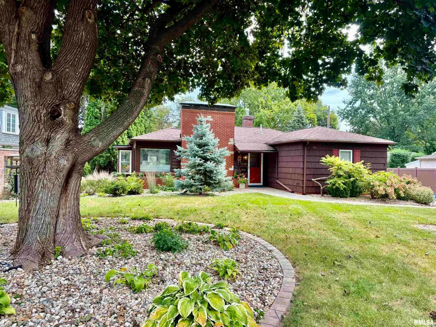 1749 N Academy Street, Galesburg, IL 61401 - #2