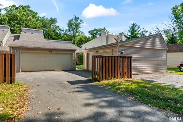 5 Country Place, Springfield, IL 62703