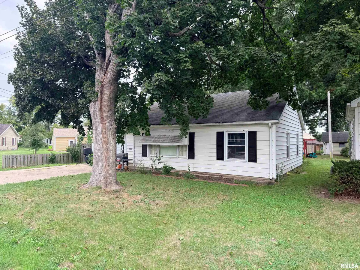 1384 Goltra Avenue, Jacksonville, IL 62650 - #1