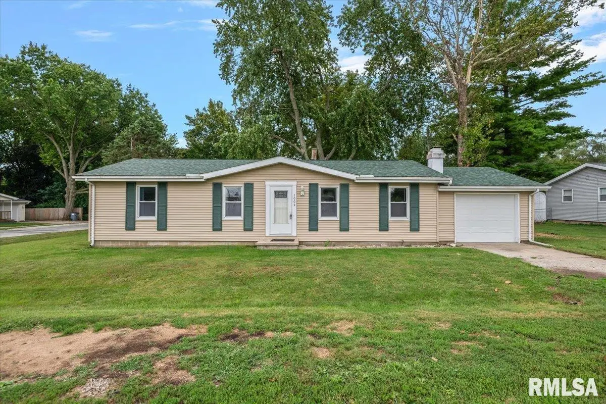 1002 Lincoln Street, Auburn, IL 62615 - #1