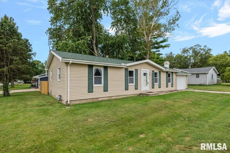 1002 Lincoln Street, Auburn, IL 62615 - #2