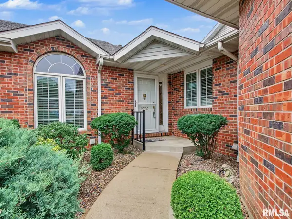 2706 NE Kings Point Ne Drive, Quincy, IL 62305