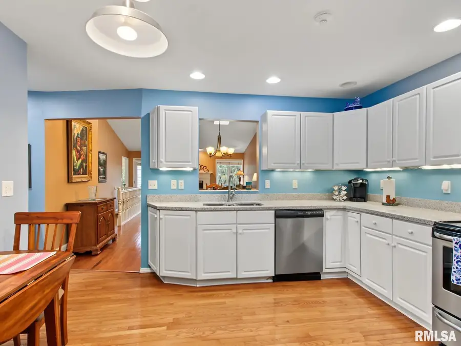 2706 NE Kings Point Ne Drive, Quincy, IL 62305 - #2