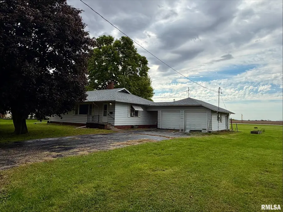 552 E 2nd Avenue, Woodhull, IL 61490 - #2