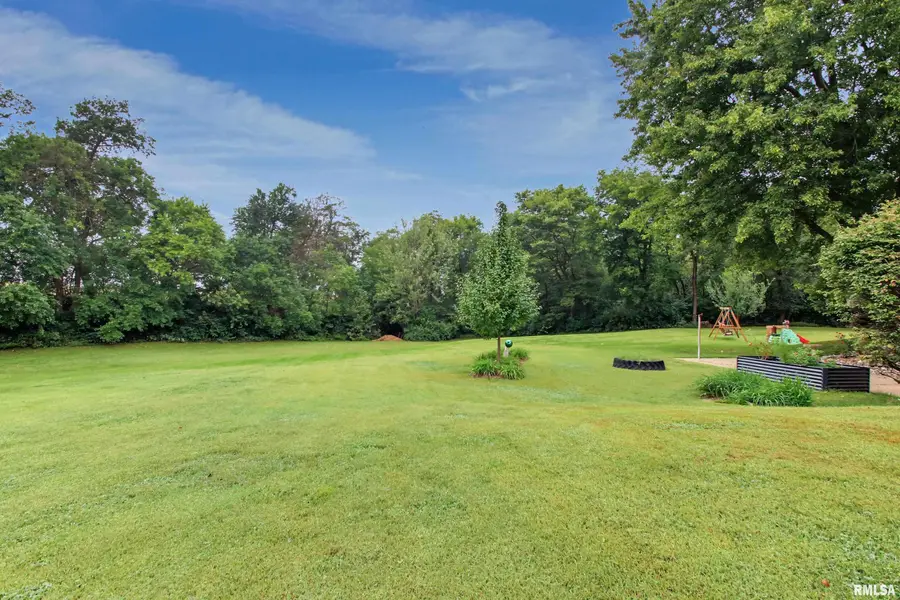 4221 Country Meadows Lane, Quincy, IL 62305 - #3