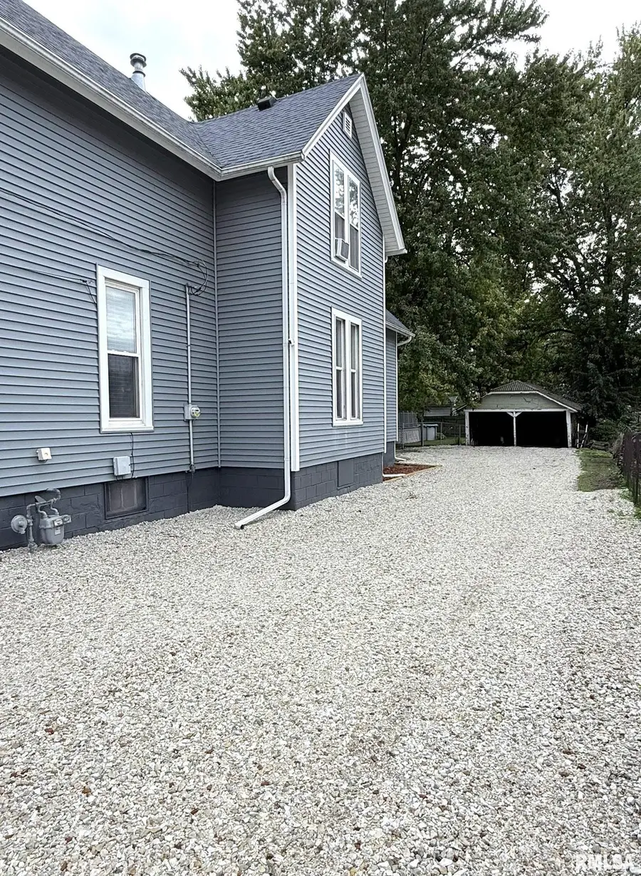 214 Fulton Street, Galesburg, IL 61401 - #3