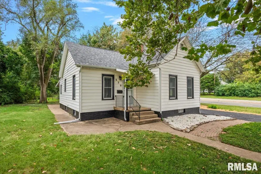630 W Maple Avenue, Springfield, IL 62702 - #2