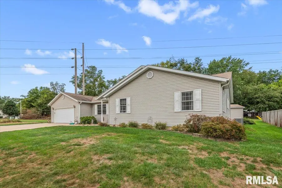 2901 Twin Lakes Drive, Springfield, IL 62707 - #2
