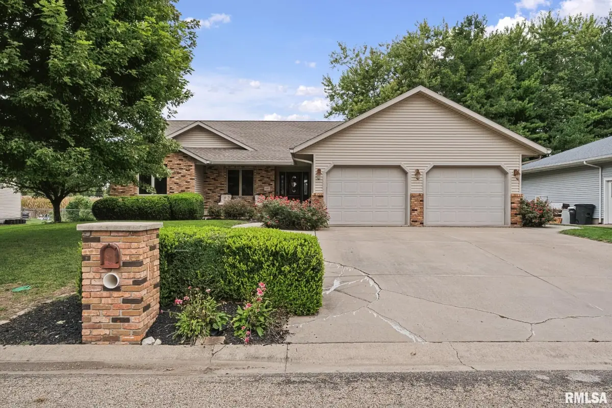 207 Heritage Lane, Delavan, IL 61734 - #1