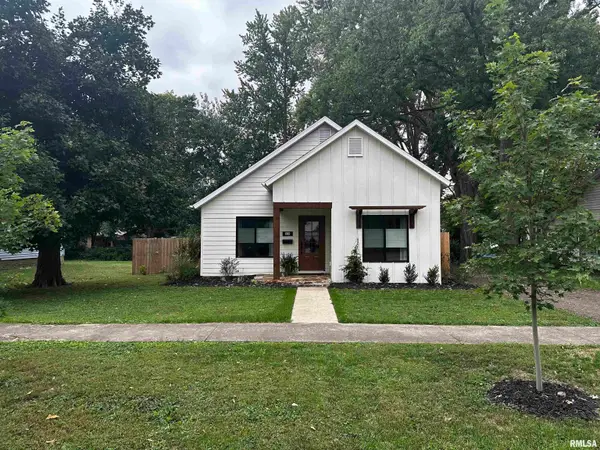 378 W Tremont Street, Waverly, IL 62692
