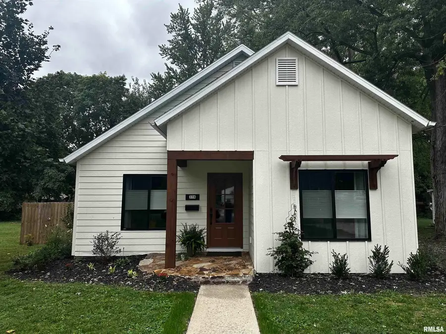 378 W Tremont Street, Waverly, IL 62692 - #2