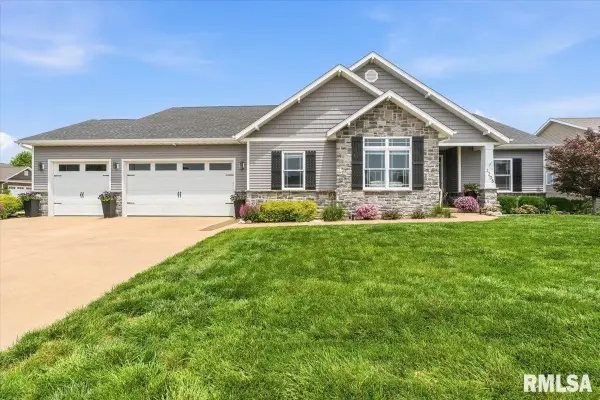 2205 Hopwood Drive, Chatham, IL 62629-0000