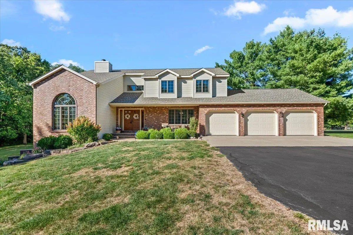 667 Covered Bridge Road, Glenarm, IL 62536 - #1