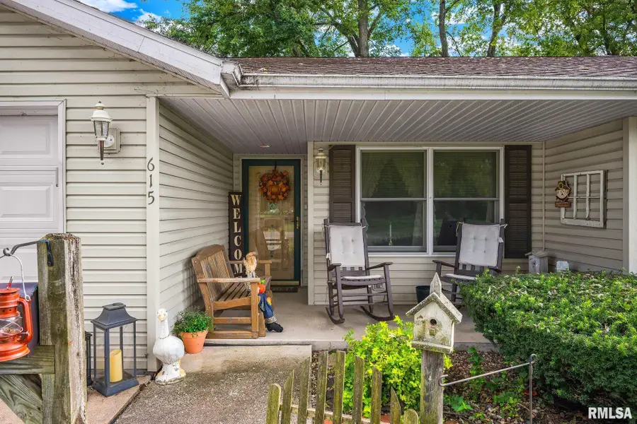 615 S Broad Street, Knoxville, IL 61448 - #3