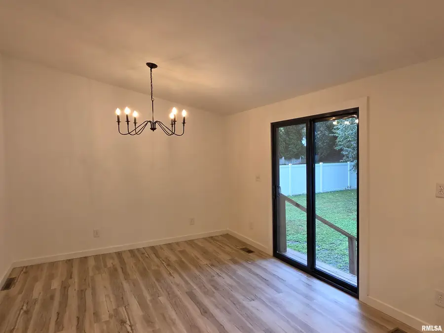 458 N West Street, Galesburg, IL 61401 - #3