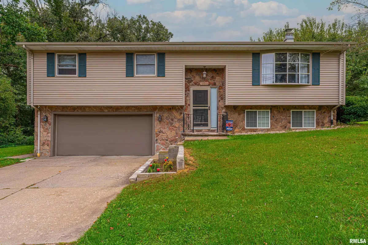 108 Country Club Drive, Pekin, IL 61554 - #1