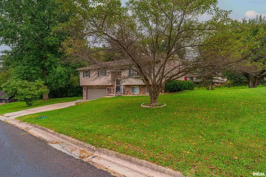 108 Country Club Drive, Pekin, IL 61554 - #2