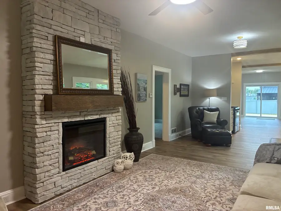 2535 Vermont Street, Quincy, IL 62301 - #2