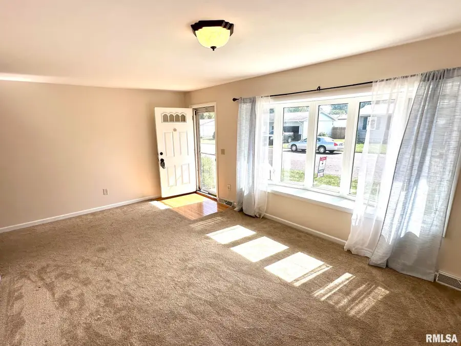 408 Melrose Street, Jacksonville, IL 62650 - #3