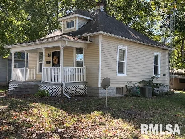 410 Sumner Street, Carlinville, IL 62626 - #2