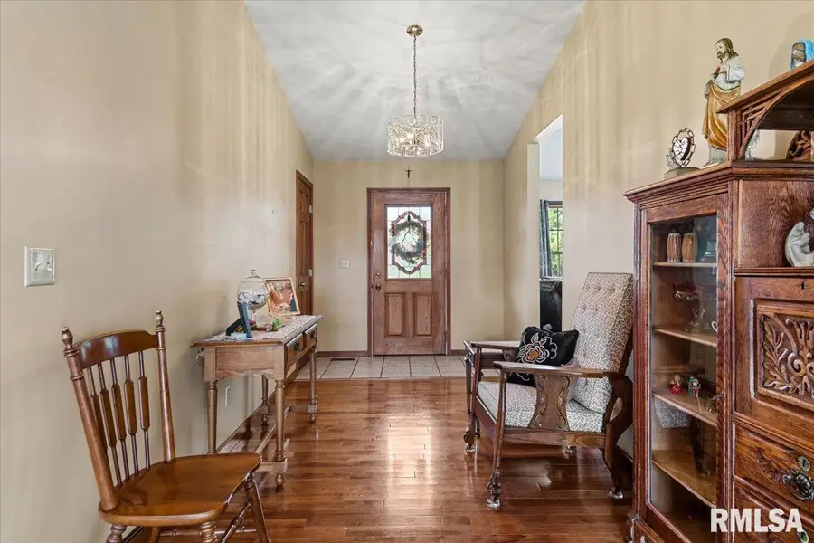 6 Trussell Road, Jacksonville, IL 62650 - #3