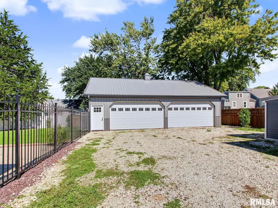 1422 N 17th Street, Quincy, IL 62301 - #3