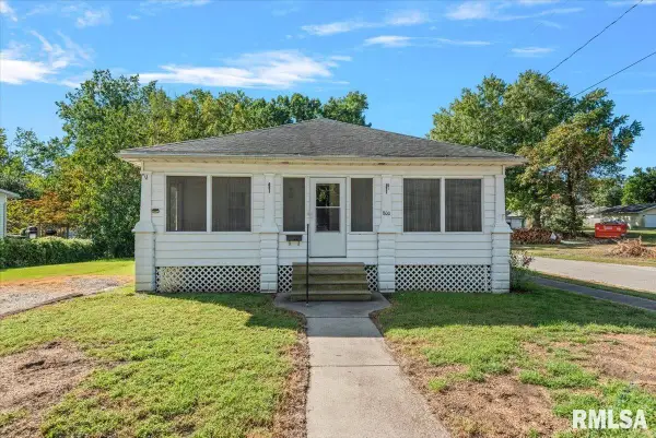 800 E Adams Street, Taylorville, IL 62568