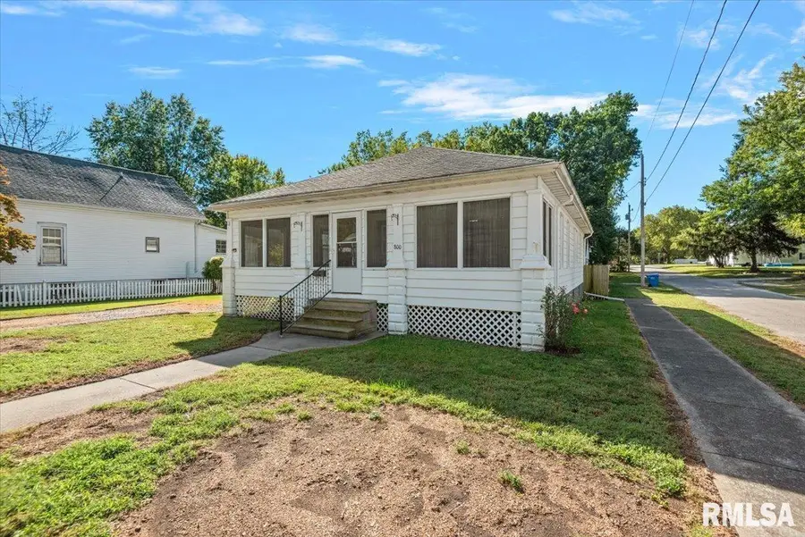 800 E Adams Street, Taylorville, IL 62568 - #2