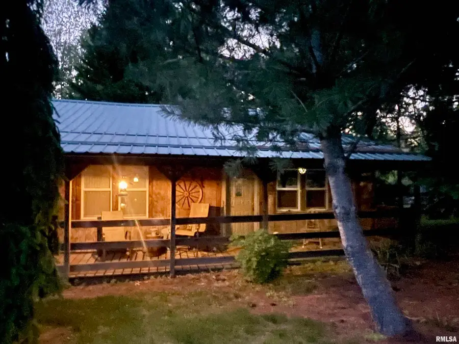 109 W 1st Street, East Galesburg, IL 61430 - #3