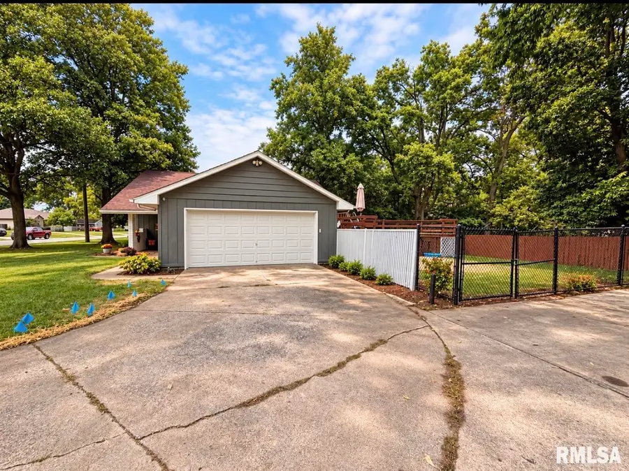 258 S Westgate Street, Jacksonville, IL 62650 - #3