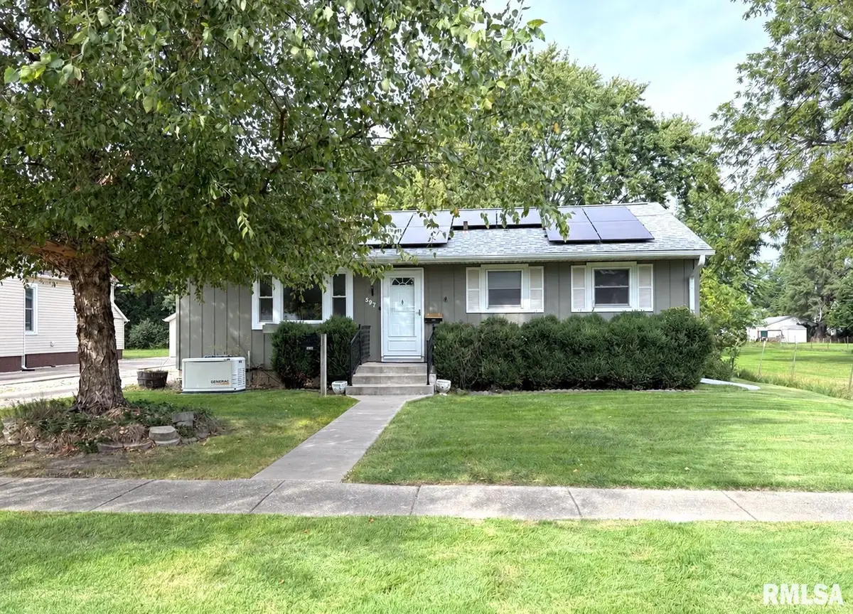 597 E 4th Street, Galesburg, IL 61401 - #1