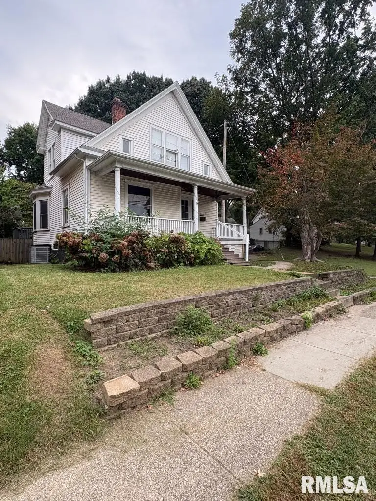 1036 W Washington Street, Springfield, IL 62702 - #2