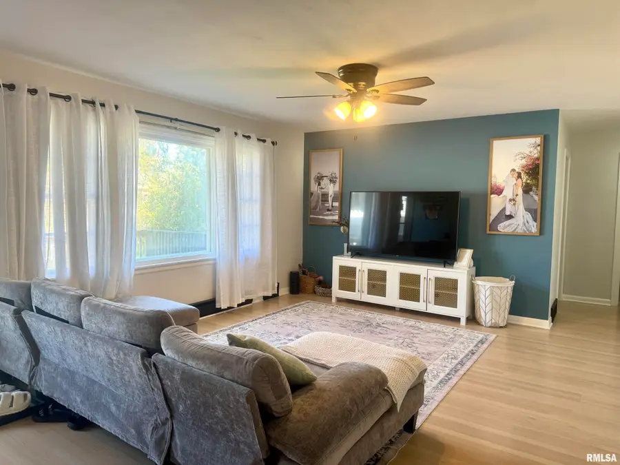 2544 Prentiss Avenue, Quincy, IL 62301 - #2