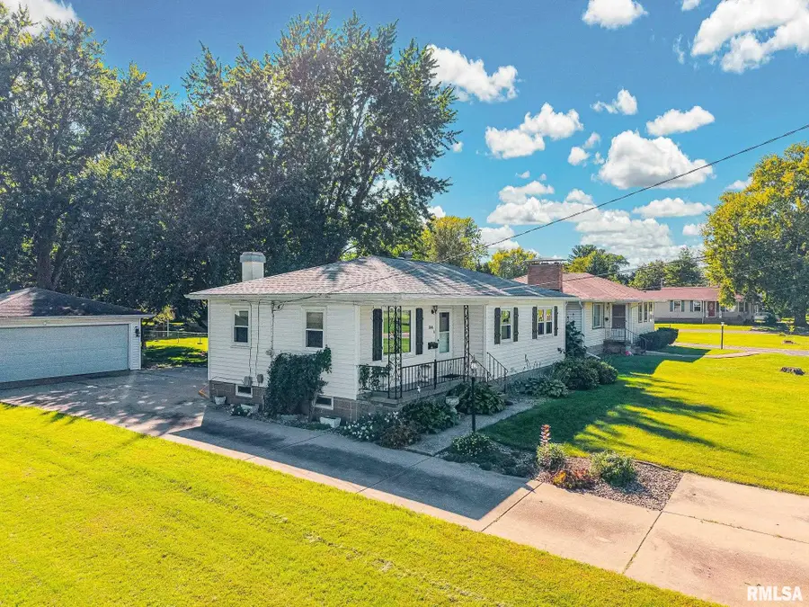 1046 Chamberlain Street, Galesburg, IL 61401 - #2