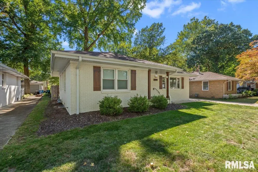2104 Parkview Drive, Springfield, IL 62704 - #2